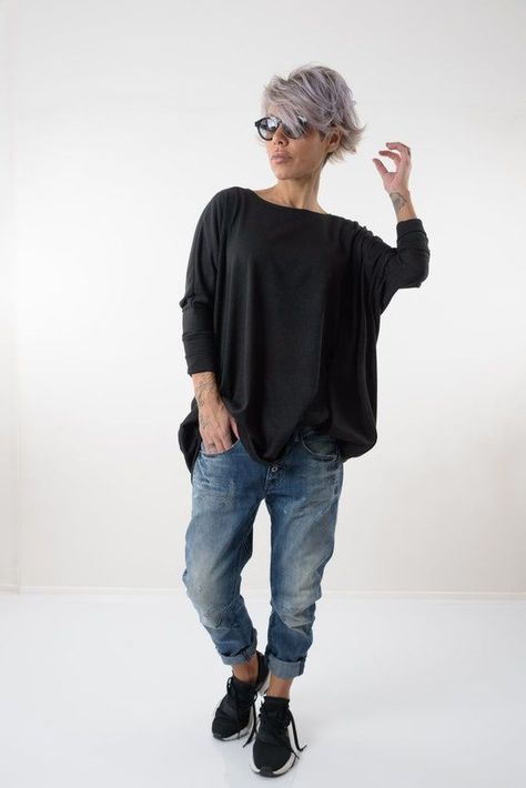 21fe5b8ba755eeaece7a450849876228desc51782611ri Mode Over 50, Moda Over 50, Open Back Blouse, Oversize Pullover, Oversize Sweater, Mode Casual, Over 50 Womens Fashion, Fashion Over 50, Sweaters Oversized