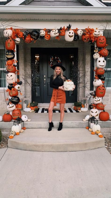 Halloween Porch: Pumpkin Arch! @macy.blackwell in 2022 | Halloween outdoor decorations, Halloween outside, Halloween porch Pumpkin Arch, Porche Halloween, Macy Blackwell, Halloween Diy Outdoor, Halloween Decor Diy, Halloween Outside, Casa Halloween, Holiday Decor Halloween, Diy Halloween Decor