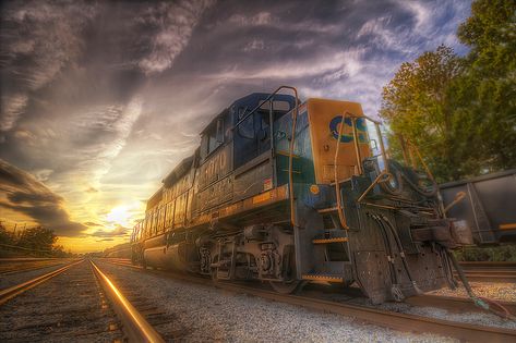 CSX and Sunset - hdrcreme Csx Transportation, Railroad Images, Electric Train Sets, Florida East Coast, Hobby Trains, Railroad Companies, Milwaukee Road, Hdr Photos, Railway Posters