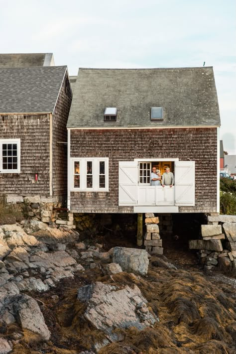 Maine Beach House, Maine Aesthetic, Therapy Space, Maine Beaches, Small Cottage Homes, Maine Cottage, Cottage Retreat, Cottage By The Sea, Exterior Front Doors