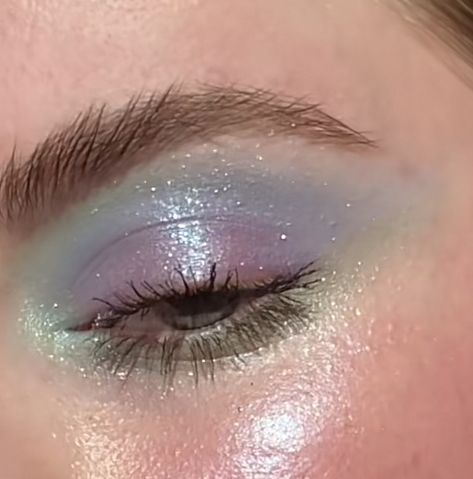 Pearlescent Makeup, Iridescent Eyeshadow, Iridescent Makeup, Pisces Rising, Wonderland Makeup, Makeup 2023, Pastel Eyeshadow, Pastel Makeup, Threads Magazine