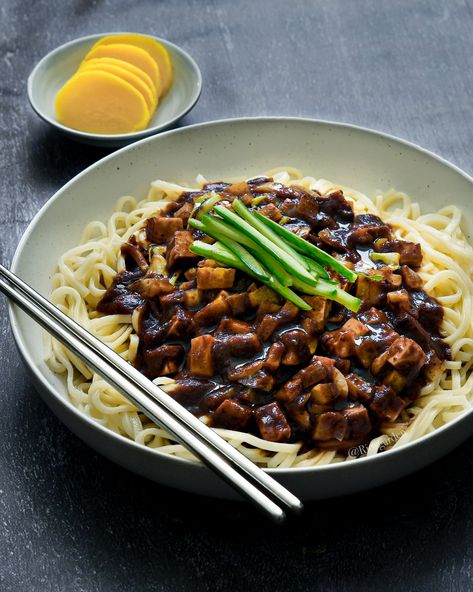 Jjajangmyeon Korean, Korean Noodle Dishes, Chinese Noodle Dishes, Deep Fried Tofu, Korean Noodles, Asian Dinners, Bean Sauce, Noodle Dish, Pickled Radishes