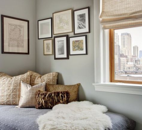 Make It Work: Beds in Corners. Very clever as these pics make the beds look like daybeds/window seats. Bed Against Wall, Bed With Pillows, Guest Room Office Combo, Work Bed, Murphy Bed Ikea, Modern Murphy Beds, Bed In Corner, Murphy Bed Plans, Transitional Bedroom