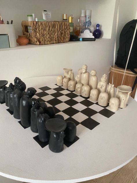 Handmade Clay Chess Set, Chess Set Ceramic, Pottery Set Up, Aesthetic Chess Set, Cute Chess Board, Clay Chess Set Diy, Homemade Chess Set, Polymer Clay Chess Set, Cute Chess Set