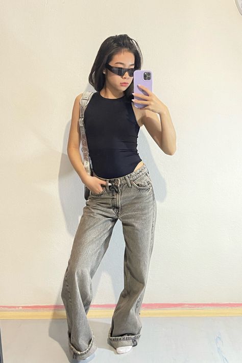 Grey wash low rise baggy jeans, baggy jeans, bodysuit , cut out bodysuit, balenciaga sunglasses, summer fit, baddie vibe, silver handbag, mirror photo, ootd, outfit inspo, zara jeans Bodysuit Baggy Jeans Outfit, Bodysuit And Low Rise Jeans, Low Rise Jeans With Bodysuit, Grey Low Rise Jeans Outfit, Body Zara Outfit, Grey Baggy Jeans Outfit, Baggy Jeans Outfit Summer, Fit Baddie, Zara Baggy Jeans