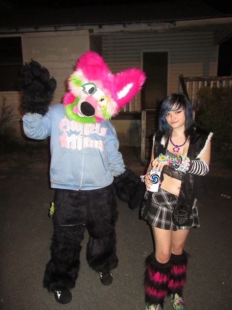 Kandi Raver Outfits, Scene Kid Poses, Sence Kid Emo, Emo Fursuit, Scene Fursona, Scene Poses, Kandi Core, Emo Kandi, 2000s Photoshoot Ideas