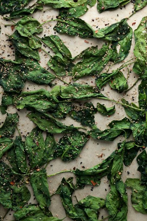 Spinach Chips, Baked Spinach, Real Food Snacks, Vegetable Chips, Sweet Potato And Apple, Kale And Spinach, Recipes Appetizers And Snacks, Kale Chips, Afternoon Snack