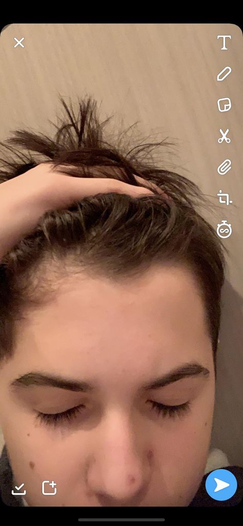 Do u guys know how i can fix my hairline? My hairs a bit think and I really want to fix my hairline #hair #hairstyle #hairstyles #beauty Celebrity Hair Colors, Constructive Criticism, Women Makeup, Hair And Beauty, Cute Style, Celebrity Hairstyles, Style Women, Hair A, About Hair