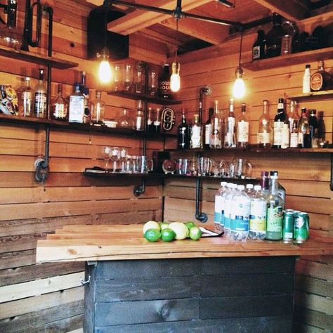 50 Pub Shed Bar Ideas For Men - Cool Backyard Retreat Designs Small Bar Ideas, Backyard Bar Shed, Shed Bar Ideas, Party Shed, Shed Bar, Garden Bar Shed, Cool Backyard, Pub Shed, Bar Shed