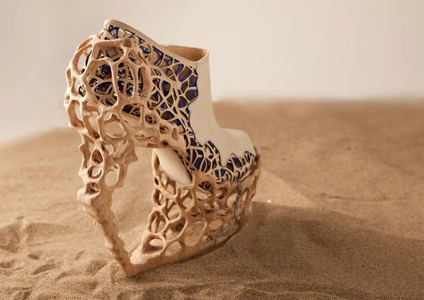 . 3d Printed Shoes, Texture Ideas, 3d Printing Fashion, Iris Van Herpen, Funky Shoes, 3d Fashion, Couture Mode, Unique Shoes, Shoe Art