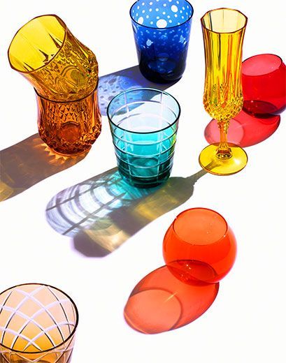 i would love to try capture of glass with colourful shadow, i live the different shape, colourful, angle and size Photography Still Life, Glass Photography, Colored Glasses, Photo Food, Object Photography, Shadow Photography, Glas Art, Still Life Photos, Photography Inspo