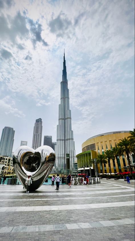 It was my first interaction with Burj Khalifa. Downtown Dubai is a beautiful place to live. #burjkhalifa #dubai #downtowndubai Dubai Background, Burj Khalifa Photography, Dubai Downtown, Dubai Burj Khalifa, Aztec Artwork, Khalifa Dubai, Beautiful Places To Live, Background Images For Quotes, Best Background Images