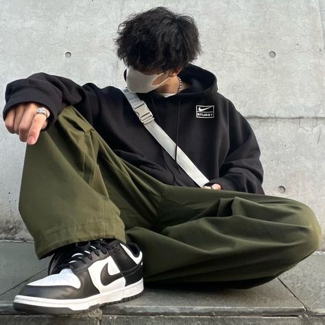 Male Outfits Streetwear, Technowear Men, Baggy Korean Fashion Men, Gaming Aesthetic Boy, Korean Guy Fashion, Guy Wearing Hoodie, Street Wear Guys, Acubi Men Outfit, Korean Men Streetwear