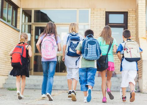 Diy Backpack Tutorial, Free Range Kids, Backpack Tutorial, Kids Going To School, Amanda Jones, Diy Backpack, Good Student, New School Year, Child Development