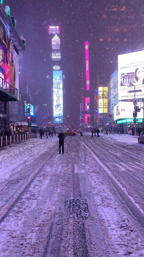 Snow New York City, New York Snow Wallpaper, Nova York Wallpaper, Time Square New York Wallpaper, Snow City Wallpaper, Nova York City, New York Aesthetic Snow, Nyc Snow Aesthetic, Nyc In Christmas