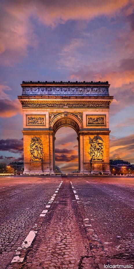 Paris is a romantic city and the capital of design and fashion. Wouldn’t you love to travel there next season? Get inspired. Neoclassic Architecture, Paris Tourist Attractions, Beautiful Paris, Parisian Life, Paris Party, Louvre Paris, Paris City, Sunset Colors, Paris Travel