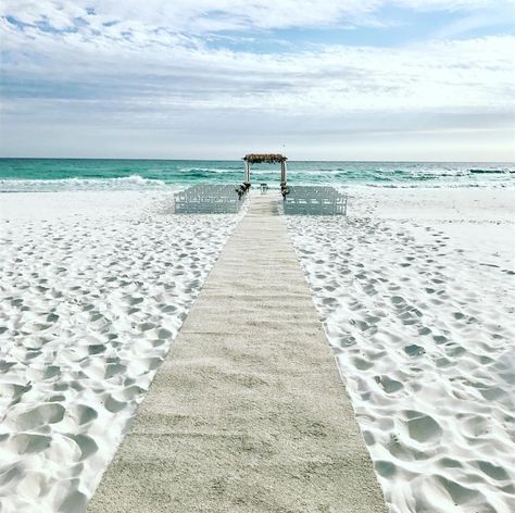 Crystal Beach Wedding Destin, Beach Wedding Carpet, Beach Wedding Walkway Ideas, Destin Florida Wedding On The Beach, Beach Wedding Walkway, December Beach Wedding, Destin Wedding Venues, Destin Fl Wedding, Winter Beach Wedding