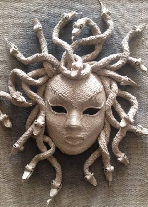 Clay Mask Art, Mascara Papel Mache, Cardboard Mask, Paper Mache Mask, Mascaras Halloween, Cardboard Sculpture, Paper Mache Art, Paper Mache Sculpture, Paper Mache Crafts