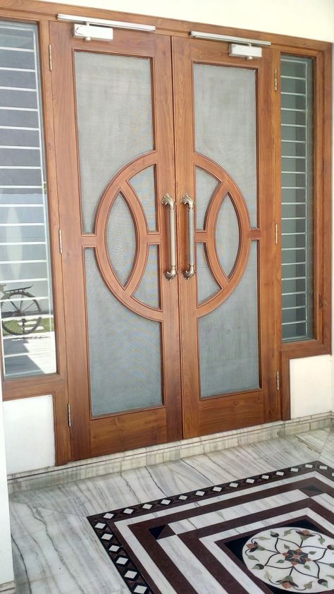 Mane Door Design Jali, Wooden Door Design Jali, Wooden Main Door Jalli Design, Single Net Door Design, Jali Door Design Modern Dabal Door, Front Door Jali Design, Wooden Main Door Design Jali, Jali Main Door Design Modern, Main Door Jalli