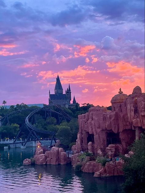 Universal Studios Florida Aesthetic, Islands Of Adventure Aesthetic, Universal Studios Orlando Itinerary, Rollar Coasters Aesthetic, Universal Studios Orlando Aesthetic, Universal Studios Aesthetic, Orlando Florida Aesthetic, Florida Universal Studios, Orlando Aesthetic