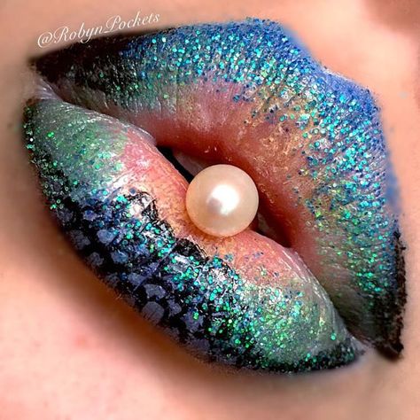 Mermaid Lips, Face Nails, Lip Art Makeup, Lipstick Designs, Glitter Lipstick, Orange Lips, Makeup Glitter, Beautiful Lipstick, Mermaid Glitter