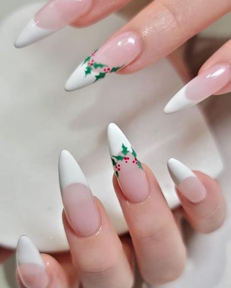 Subtle Christmas Nails Acrylic, Nail Designs Subtle, Christmas Nails Acrylic Simple, Winter White Nails, Subtle Christmas Nails, Christmas Nails Blue, Nails Subtle, Christmas Nails Simple, Bow Nail Designs