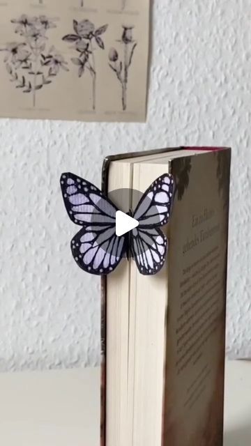 Butterfly Drawing Bookmark, Butterfly Bookmarks Diy, Butterfly Bookmark, Butterfly Tutorial, Butterfly Books, Bookmark Craft, Diy Butterfly, Diy Bookmarks, Craft Stuff