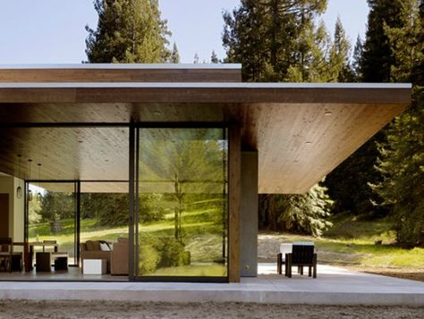 Marra Road House-Dowling Studios-04-1 Kindesign Glass Atrium, Mount Nebo, A Modern House, Road House, Living In San Francisco, Weekend House, Glass Walls, Hus Inspiration, Flat Roof