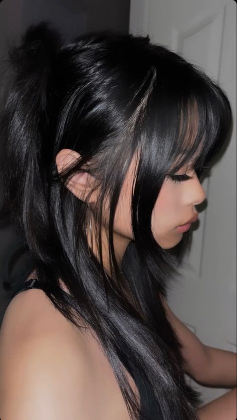 Curtain Bangs Connecting Layers, Curled Hairstyles Aesthetic, Latina Hairstyles Bangs, Bangs With Long Side Pieces, Interior Layers Haircut, Hair Pulled Up, Layered Flipped Hairstyles, Soft Goth Hairstyles, Black Hair Inspo Color