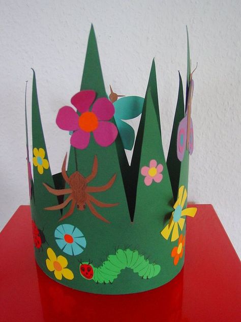 Spring Crown, Storytime Crafts, Paper Hats, Earth Day Crafts, Spring Preschool, Spring Hats, Crazy Hats, Paper Hat, Spring Theme