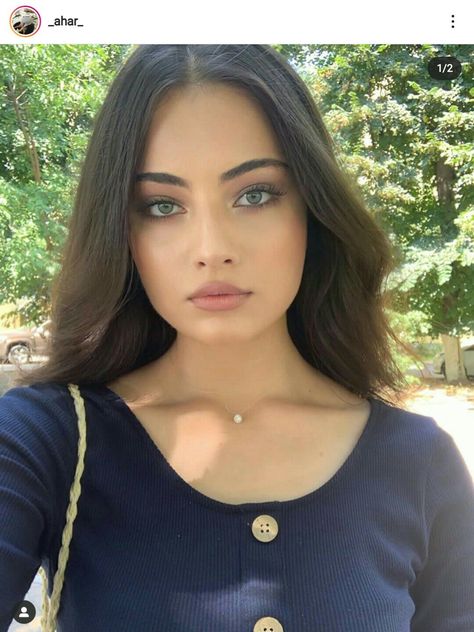 Instagram: @_ahar_ Loren Core, Chechen Women, Chechen Girl, Makeup Corner, Average Girl, Arab Beauty, Feminine Women, Girls Makeup, Classic Beauty