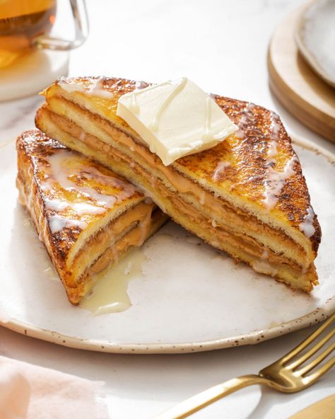 Hong Kong French Toast Kong Recipes, Custard Buns, Fried Chicken Burger, Peanut Butter Bread, Meals Of The Day, Milk Bread, Bread Toast, French Toast Recipe, Toast Recipes