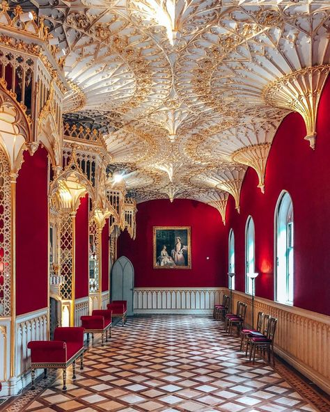 Irena on Instagram: “Stunning Strawberry Hill House🍓 #toplondonphoto #prettycitylondon #prettylittlelondon #storefrontcollective #theshopkeepers…” Strawberry Hill House, Architecture Ceiling, Strawberry Hill, Lobby Bar, Historic Houses, Gothic Revival, Hill House, Visit London, London Photos