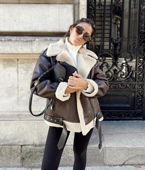 Brown Leather Sherpa Jacket Outfit, Cream Aviator Jacket Outfit, Oversized Aviator Jacket Outfit, Faux Fur Leather Jacket Outfit, Zara 2023 Winter Collection, Leather Sherpa Jacket Outfit, Pilot Jacket Outfit, Brown Aviator Jacket Outfit, Brown Sherpa Jacket Outfit