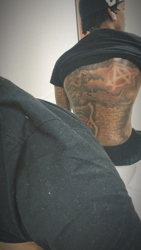 Side Arm Tattoo Men, Tat Fonts, Boys Hand Tattoo, Black People Tattoos, Side Arm Tattoos, Dark Skin Tattoo, Black Men Tattoos, Half Sleeve Tattoos Forearm, Tatted Men