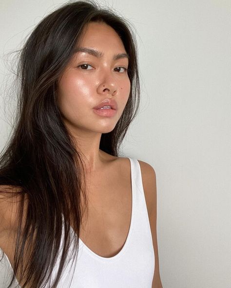 Mimi Nguyen on Instagram: “Got that @summerfridays glow ✨ #youronlysolution” Benefits Of Retinol, Natural Retinol, Nighttime Skincare Routine, Retinol Alternative, Night Time Skin Care Routine, Nighttime Skincare, Nighttime Routine, Skin Care Quiz, Beauty Marketing