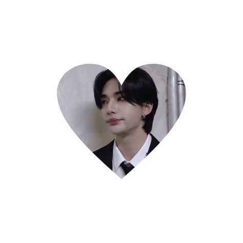 Kpop Heart Icons, Icons Hyunjin, Kpop Heart, Straykids Hyunjin, Cute Simple Wallpapers, App Logo, Simple Wallpapers, White Heart, Loving U