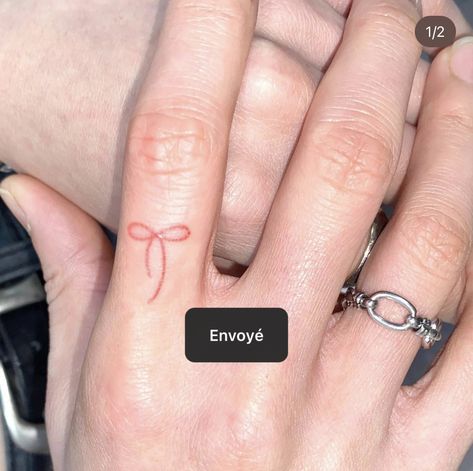 Bow Tattoo Finger, Bow Hand Tattoo, Love Letter Tattoo, Pinky Tattoo, Ring Finger Tattoo, Small Girly Tattoos, Party Tattoos, Sharpie Tattoos, Ribbon Tattoos