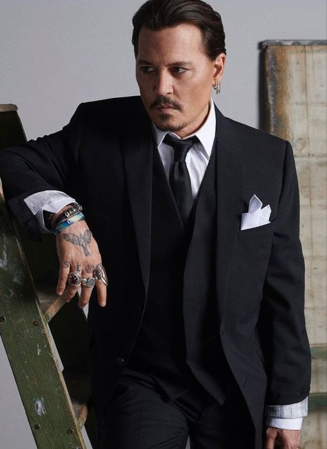 Johnny Depp Dior Sauvage, Chelsea Tyler, Dior 2024, Johnny Depp Wallpaper, Barnabas Collins, Dior Sauvage, Johnny Depp Fans, Johnny Depp Pictures, Here's Johnny