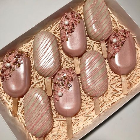 Magnum Cake, Elegant Cake Pops, Dessert Shooters Recipes, Lemon Cake Mix Recipe, Perfect Cake Pops, Popsicles Cake, Cake Pop Designs, 25th Birthday Cakes, Cake Pop Decorating