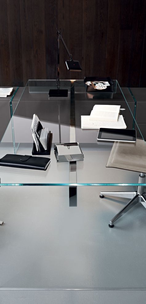 Air Desk 1- Desk with one side resting on Air Unit system in 12 mm transparent tempered glass. Designed by Pinuccio Borgonovo for Gallotti&Radice Gallotti Radice, Writing Desk Design, Glass Desk Office, Glass Office, Modern Office Design, Glass Desk, Glass Furniture, Home Office Space, Office Setup