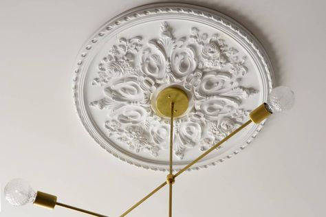 Modern Ceiling Medallions, Light Fixture Diy, Diy Light Fixtures, Ceiling Medallion, White Ceiling, Antique Hardware, Classic Decor, Ceiling Medallions, Modern Ceiling