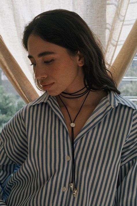 Bolotie Necklace Outfit, Bolo Tie Outfit Women, Bolo Tie Women Outfit, Tie Women Outfit, Architectural Jewelry, 90s Inspired Outfits, She's A Lady, Necklace Outfit, Cowgirl Aesthetic