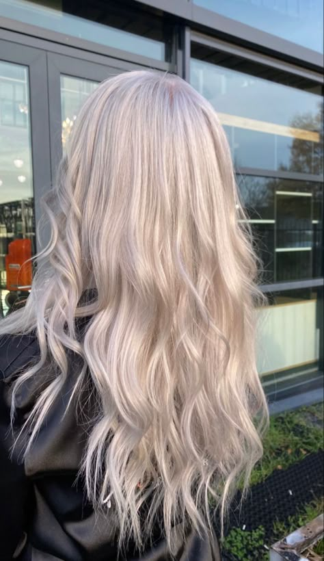 Icy Hair Color Ice Blonde, Blonde Hair Platinum Icy, Platinum Golden Blonde Hair, Platinum Blonde Hair Silver, White Ash Blonde Hair, Pearl Ash Blonde Hair, Platinum Blonde Hair Aesthetic, Ash White Hair, Ice Hair Color