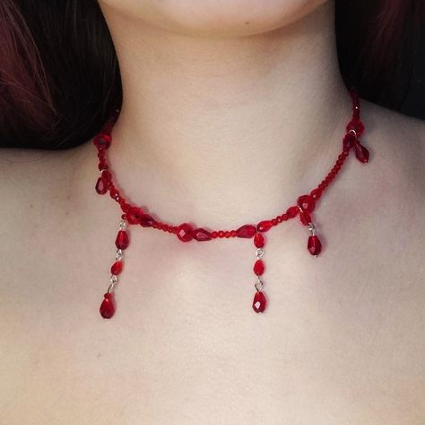 Necklace blood, vampire's necklace, Gothic style Blood Jewel Necklace, Vampire Acssesories, Blood Drop Necklace Ideas, Blood Pearl Necklace Design, Vampire Accessories Diy, Drop Of Blood Necklace, Vampire Pearl Necklace, Vampire Beaded Necklace, Pearl Necklace Diy Ideas