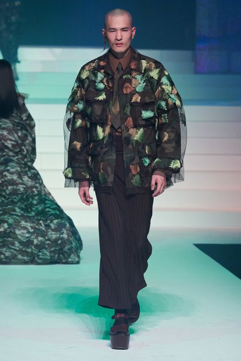 Jean Paul Gaultier Spring 2020 Couture Fashion Show - Vogue Jean Paul Gaultier Haute Couture, Paul Gaultier Spring, Menswear Runway, Spring Couture, Punk Girl, Couture Runway, Mens Fashion Summer, Paul Gaultier, Fashion Show Collection