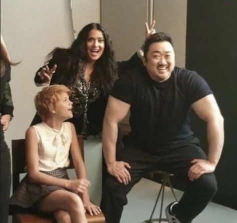 Lia Mchugh, Don Lee, Dong Seok, Mcu Cast, Korean Male Actors, Marvel Cast, Salma Hayek, On Set, Korean Actors