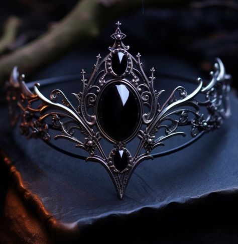 Midevil Crowns Queen, Dark Fantasy Crown, Demon Crown, Dark Fairy Crown, Light Armour, Goth Crown, Tiara Collection, Queens Crown, Medieval Crown