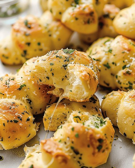 Cheesy Garlic Knots - Recipes, Tasks & Tools Garlic Cheese Knots, Cheese Knots, Pilsbury Crescent Rolls, Cheesy Garlic Knots, Bread Knots, Pinwheel Sandwiches, Garlic Knots Recipe, Garlic Knots, Garlic Cheese