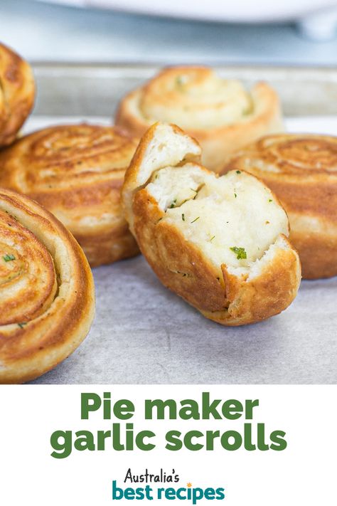 Pie Maker Recipes Ideas, Mini Pie Maker Recipes, Simple Pies, Curry Pies, Sunbeam Pie Maker, Breville Pie Maker, Pie Maker Recipes, Mini Pie Maker, Mini Pie Recipes